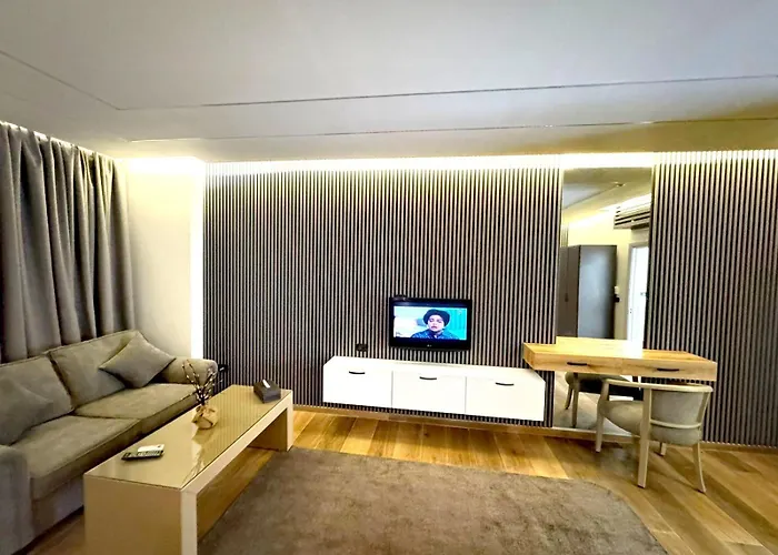 Queens Suite Hotel